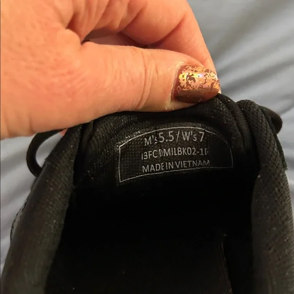 Kizik Women's Black Sneakers - Picture 3 of 5